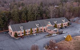 Mountain Inn & Suites